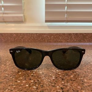 Raybans “New Wafarer” Style